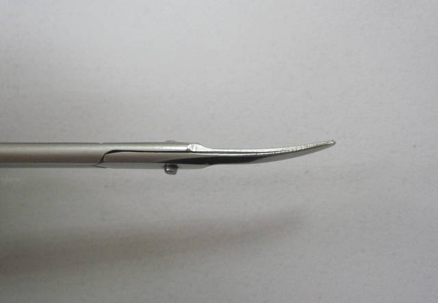 ножницы для вырезания калоприемника